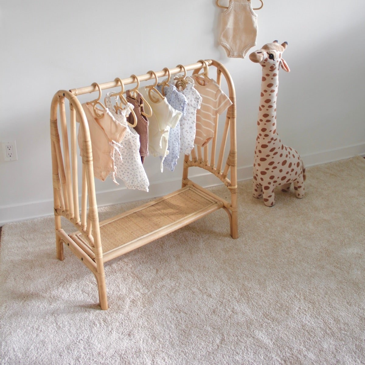 Decorative small hangers, hand - Baby Clothing Hanging Rack recension och pris